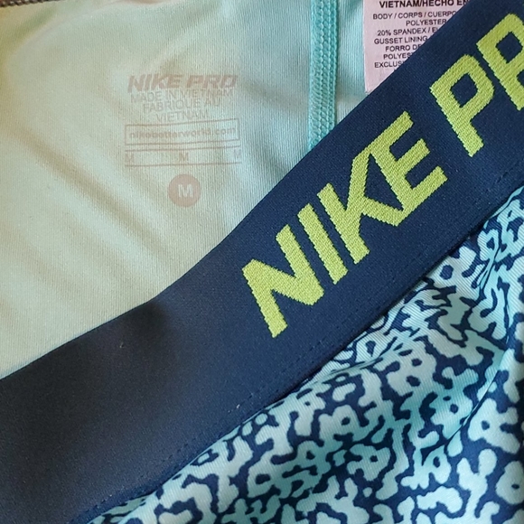 Nike capris - Picture 3 of 3